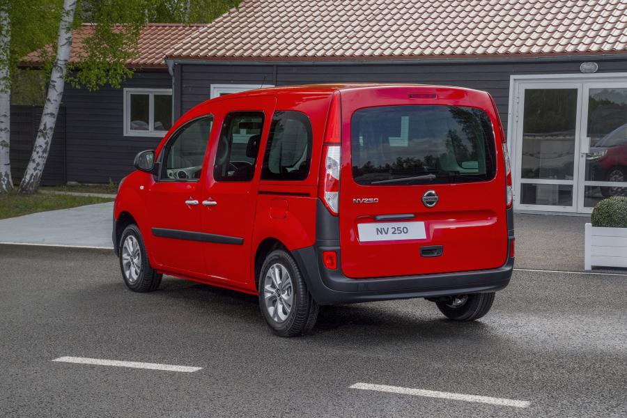  Nissan NV250 Combi 2019 года  (EU) (фото 20 из 24)